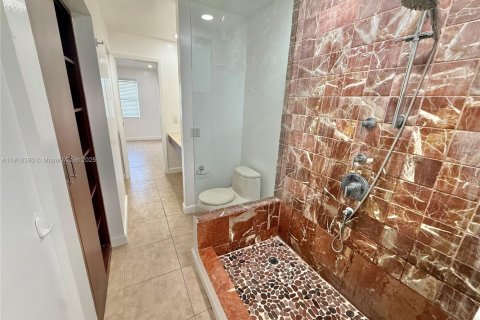 Villa ou maison à louer à Miami, Floride: 2 chambres, 91.79 m2 № 1973199 - photo 21