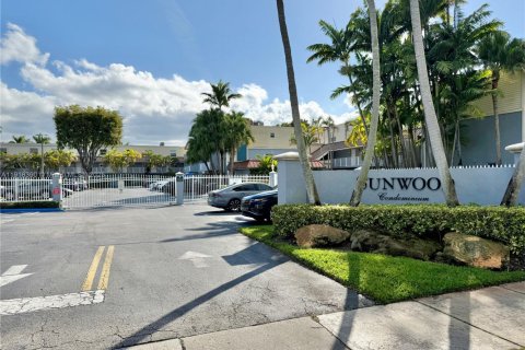 Villa ou maison à louer à Miami, Floride: 2 chambres, 91.79 m2 № 1973199 - photo 26