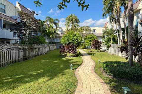 Villa ou maison à louer à Miami, Floride: 2 chambres, 91.79 m2 № 1973199 - photo 24