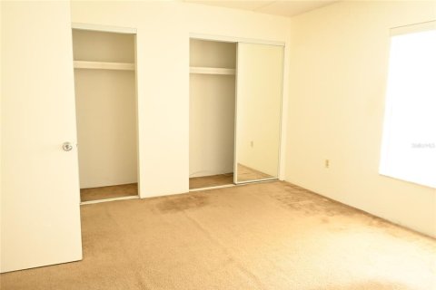Condo in Largo, Florida, 1 bedroom  № 1541378 - photo 10