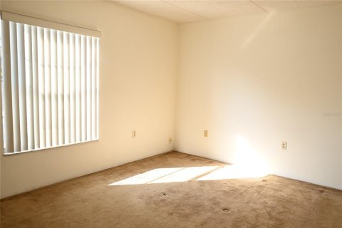 Condo in Largo, Florida, 1 bedroom  № 1541378 - photo 11