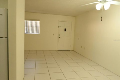 Condo in Largo, Florida, 1 bedroom  № 1541378 - photo 4