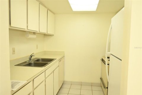 Condo in Largo, Florida, 1 bedroom  № 1541378 - photo 5