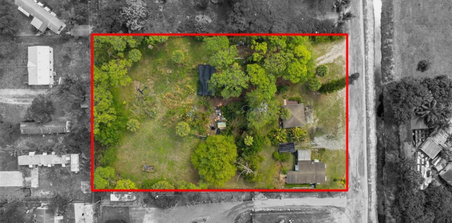 House in West Palm Beach, Florida 3 rooms, 74.32 sq.m. № 2240200