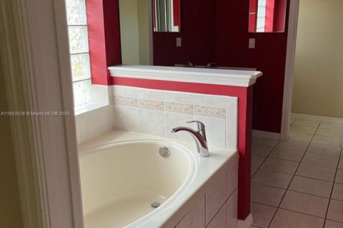 Снять в аренду виллу или дом в Палм-Кост, Флорида 4 спальни, 223.34м2, № 1929931 - фото 7