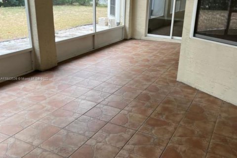 Снять в аренду виллу или дом в Палм-Кост, Флорида 4 спальни, 223.34м2, № 1929931 - фото 4