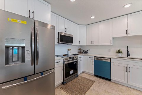 House in Madeira Beach, Florida 3 bedrooms, 209.31 sq.m. № 1888503 - photo 22