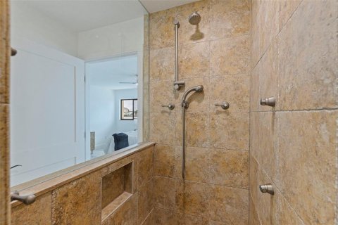 House in Madeira Beach, Florida 3 bedrooms, 209.31 sq.m. № 1888503 - photo 29