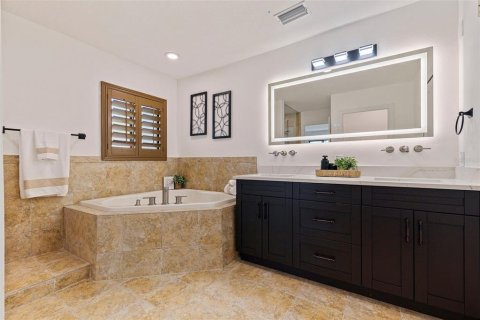 House in Madeira Beach, Florida 3 bedrooms, 209.31 sq.m. № 1888503 - photo 28