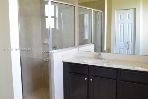 Townhouse in Homestead, Florida 3 bedrooms, 147.44 sq.m. № 2044731 - photo 6