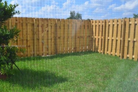 Townhouse in Homestead, Florida 3 bedrooms, 147.44 sq.m. № 2044731 - photo 8