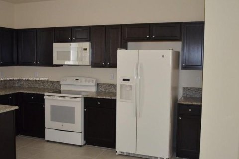 Townhouse in Homestead, Florida 3 bedrooms, 147.44 sq.m. № 2044731 - photo 3