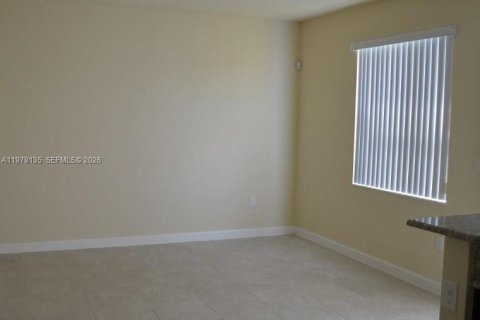 Townhouse in Homestead, Florida 3 bedrooms, 147.44 sq.m. № 2044731 - photo 4