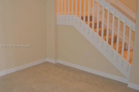 Townhouse in Homestead, Florida 3 bedrooms, 147.44 sq.m. № 2044731 - photo 2