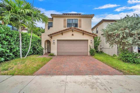 Casa en alquiler en Hialeah, Florida, 5 dormitorios, 226.31 m2 № 1991278 - foto 21