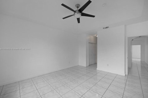 House in Doral, Florida 3 bedrooms, 186.45 sq.m. № 1964179 - photo 21