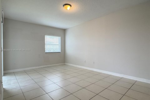 Снять в аренду кондоминиум в Дорал, Флорида 2 спальни, 157.93м2, № 1867356 - фото 12