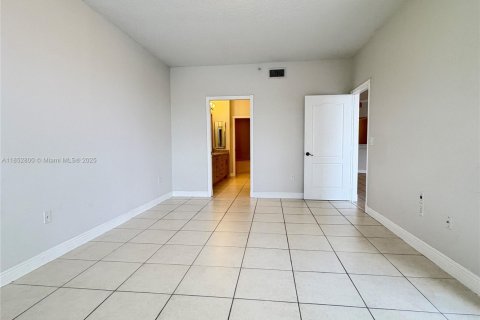Снять в аренду кондоминиум в Дорал, Флорида 2 спальни, 157.93м2, № 1867356 - фото 15
