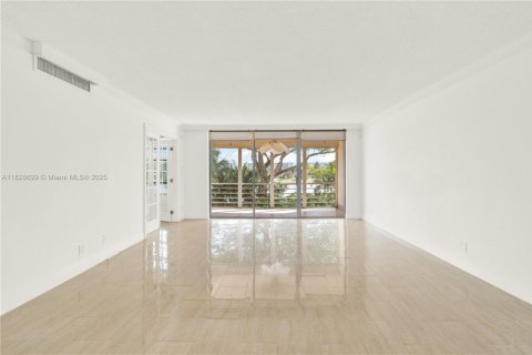 Condominio en venta en Pompano Beach, Florida, 3 dormitorios, 134.15 m2 № 1801012 - foto 9