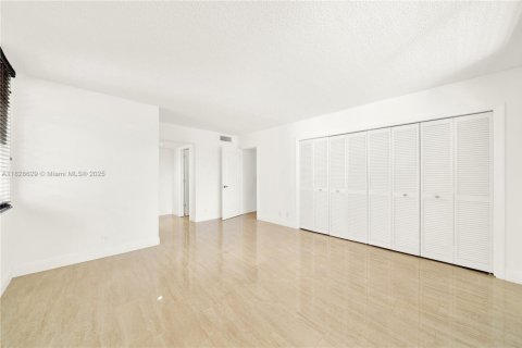 Condominio en venta en Pompano Beach, Florida, 3 dormitorios, 134.15 m2 № 1801012 - foto 15