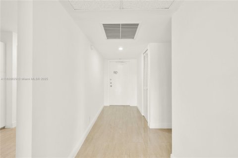 Condominio en venta en Pompano Beach, Florida, 3 dormitorios, 134.15 m2 № 1801012 - foto 21