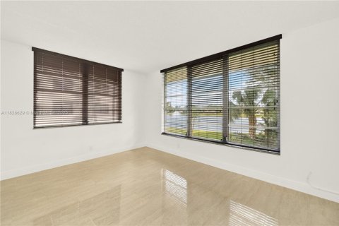 Condominio en venta en Pompano Beach, Florida, 3 dormitorios, 134.15 m2 № 1801012 - foto 16