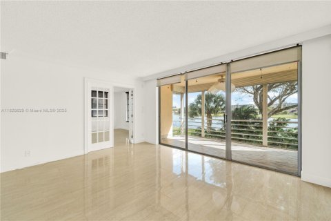 Condominio en venta en Pompano Beach, Florida, 3 dormitorios, 134.15 m2 № 1801012 - foto 6