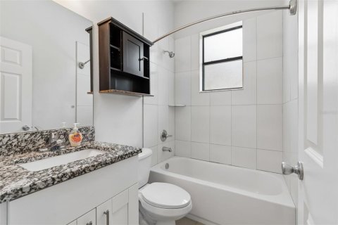 Villa ou maison à louer à Tampa, Floride: 3 chambres, 139.82 m2 № 2102137 - photo 7