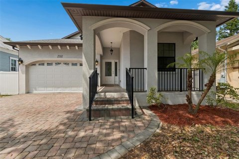 Villa ou maison à louer à Tampa, Floride: 3 chambres, 139.82 m2 № 2102137 - photo 2