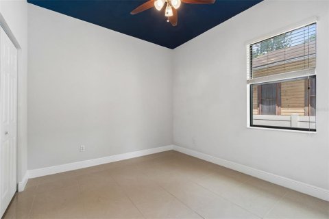 Villa ou maison à louer à Tampa, Floride: 3 chambres, 139.82 m2 № 2102137 - photo 9