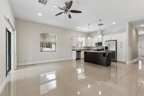 Villa ou maison à louer à Tampa, Floride: 3 chambres, 139.82 m2 № 2102137 - photo 17