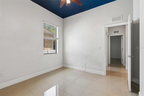 Villa ou maison à louer à Tampa, Floride: 3 chambres, 139.82 m2 № 2102137 - photo 10