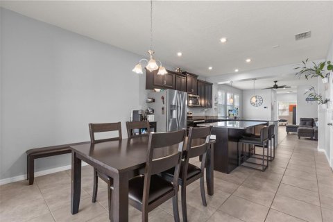 Villa ou maison à vendre à Kissimmee, Floride: 3 chambres, 158.49 m2 № 2408983 - photo 12