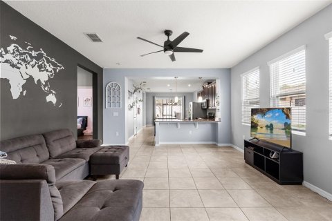 Villa ou maison à vendre à Kissimmee, Floride: 3 chambres, 158.49 m2 № 2408983 - photo 4