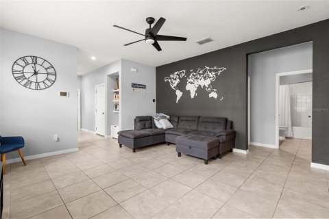 Villa ou maison à vendre à Kissimmee, Floride: 3 chambres, 158.49 m2 № 2408983 - photo 3