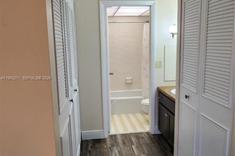 Снять в аренду кондоминиум в Лодерхилл, Флорида 1 спальня, 74.32м2, № 1999806 - фото 12