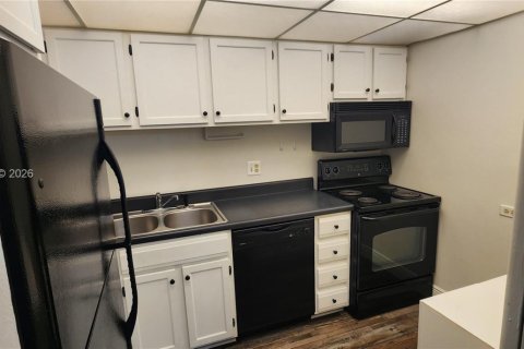 Снять в аренду кондоминиум в Лодерхилл, Флорида 1 спальня, 74.32м2, № 1999806 - фото 8