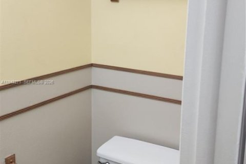 Снять в аренду кондоминиум в Лодерхилл, Флорида 1 спальня, 74.32м2, № 1999806 - фото 10