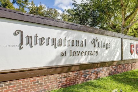 Кондоминиум с 1 спальней в Лодерхилл, Флорида № 1999806