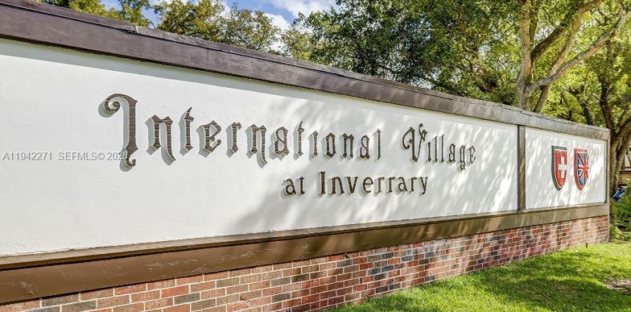 Кондоминиум с 1 спальней в Лодерхилл, Флорида № 1999806