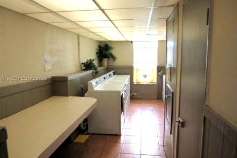 Снять в аренду кондоминиум в Лодерхилл, Флорида 1 спальня, 74.32м2, № 1999806 - фото 15