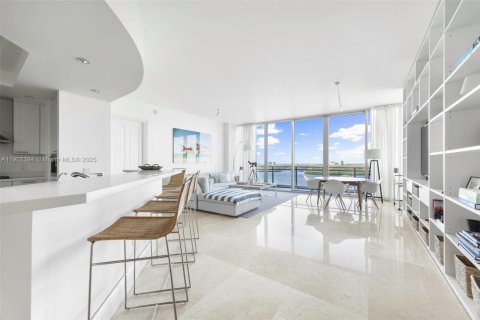 Condo in Bal Harbour, Florida, 2 bedrooms  № 1953780 - photo 1