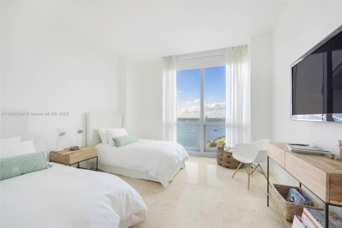 Condo in Bal Harbour, Florida, 2 bedrooms  № 1953780 - photo 9