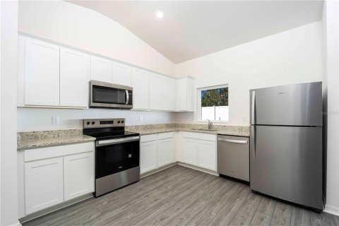 House in Astatula, Florida 3 bedrooms, 112.04 sq.m. № 1765686 - photo 9