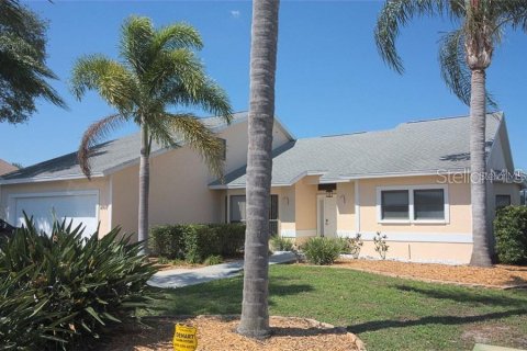 House in Sarasota, Florida 4 bedrooms, 217.48 sq.m. № 2106460