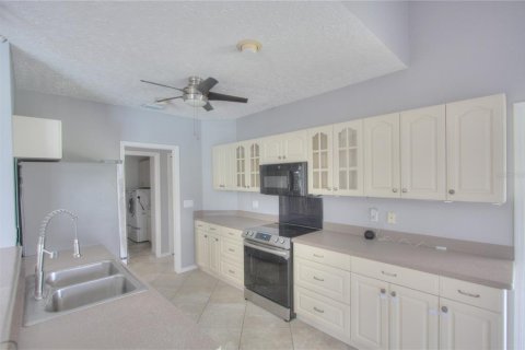 House in Sarasota, Florida 4 bedrooms, 217.48 sq.m. № 2106460 - photo 7