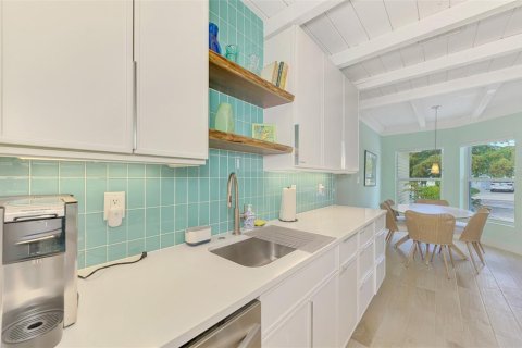 Снять в аренду виллу или дом в Сарасота, Флорида 2 комнаты, 133.59м2, № 2229151 - фото 21
