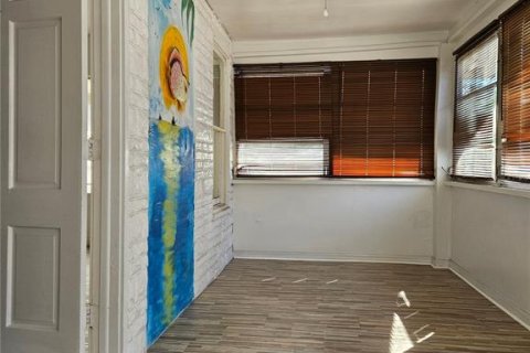 Villa ou maison à vendre à Tampa, Floride: 3 chambres, 135.82 m2 № 2427403 - photo 2