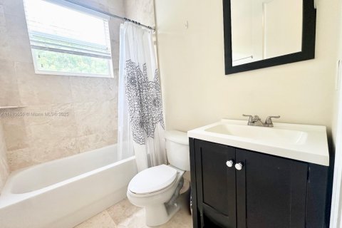 Touwnhouse à louer à Fort Lauderdale, Floride: 3 chambres, 193.98 m2 № 1945577 - photo 27