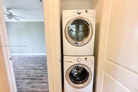 Touwnhouse à louer à Fort Lauderdale, Floride: 3 chambres, 193.98 m2 № 1945577 - photo 26